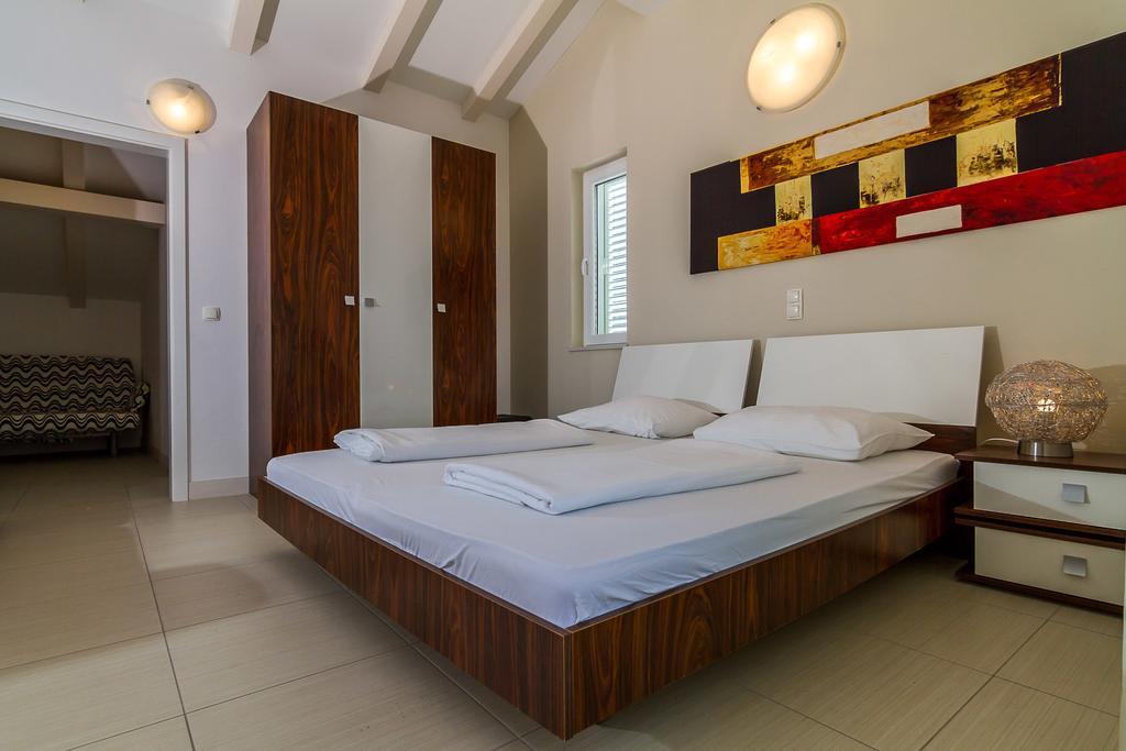 Apartments Marco Polo Banjol Habitación foto